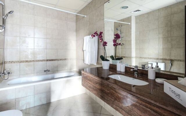 Minutes From JBR Beach! Beautiful 1BR in Marina!