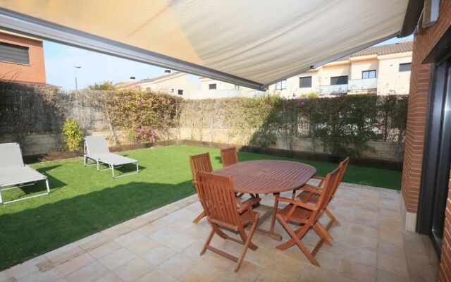 Casa Adosada Para 6 Personas en Cambrils