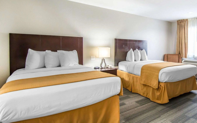 Quality Inn & Suites By the Parks