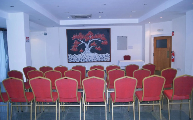 Moniatis Hotel