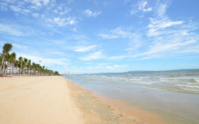 Jomtien Beach Pool House