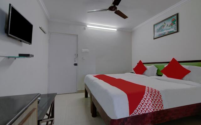 Oyo 14323 Anupama Hotel