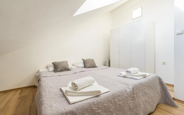 Mint, lovely apartment for 8