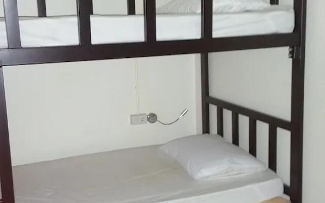 Relax Time Silom - Hostel