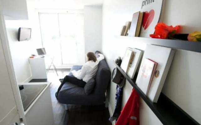 Backpacker College at EC Vancouver: APT Living