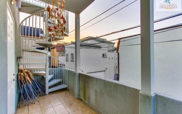 200-Surf Stars Penthouse