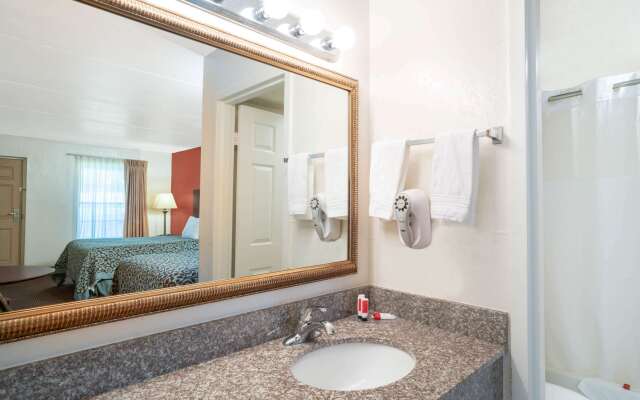 Days Inn by Wyndham Cave City