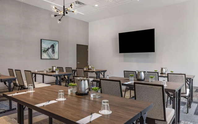 Cambria Hotel Savannah Downtown Historic District