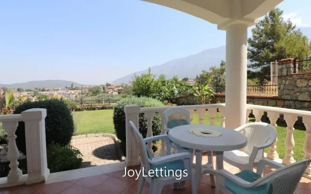 Villa TH09 by JoyLettings