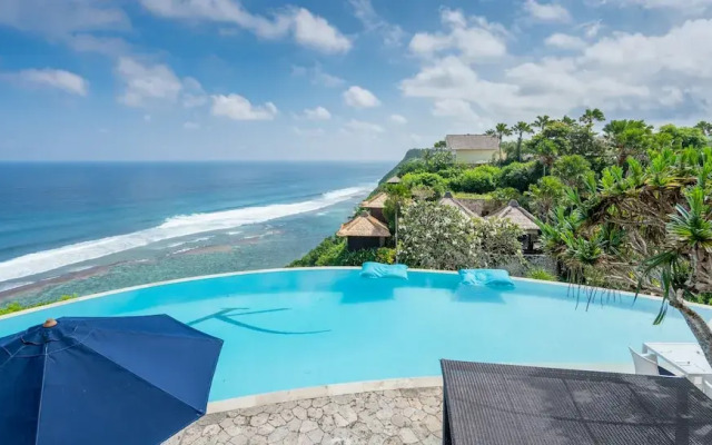 Cliffront Tropical Villa Cantik