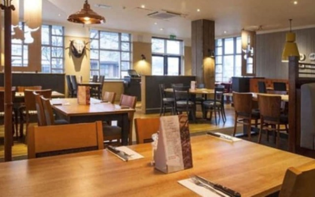 Premier Inn Glasgow City Centre (Charing Cross)