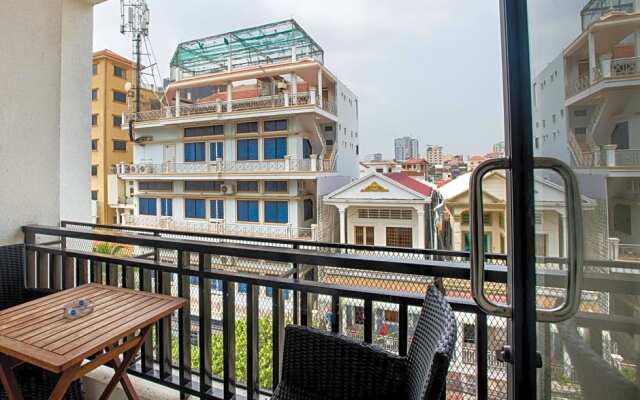 White Residence Hotel & Apartment