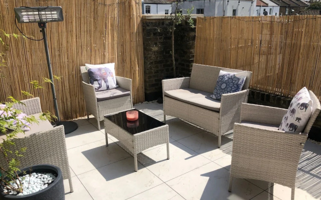 Stunning Flat in Clapham Junction With Large Terrace