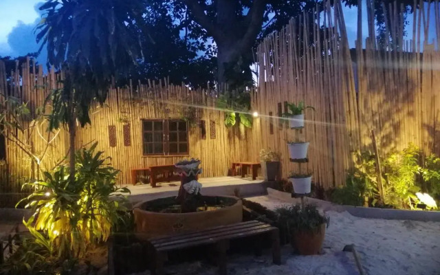 Phi Phi Long Beach Bungalow  Had Yao