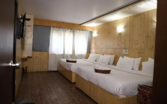 Hotel Fifth Season - Pahalgam