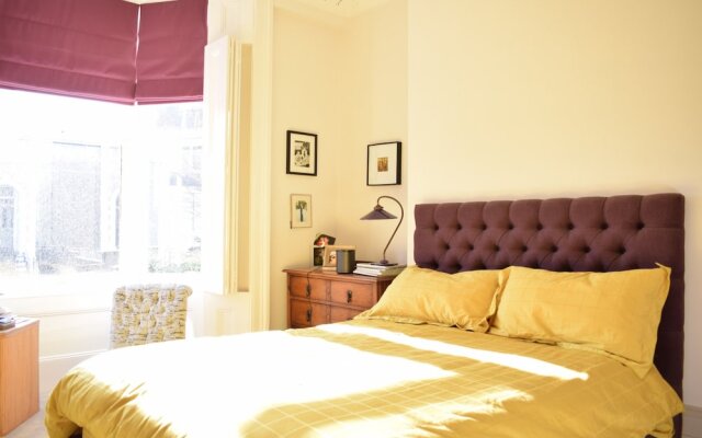 1 Bedroom Flat In Wimbledon