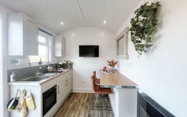 Erw Glas Glamping and Camping