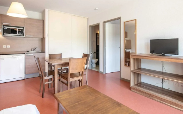 Alpine Escape Near Slopes