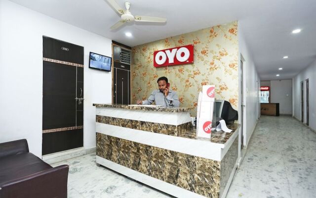 OYO 16904 Hotel Maharaja Palace