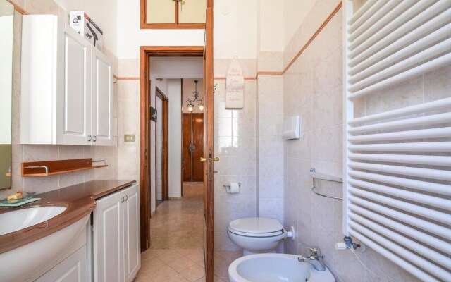 Amazing Apartment in Rapallo With Wifi and 2 Bedrooms