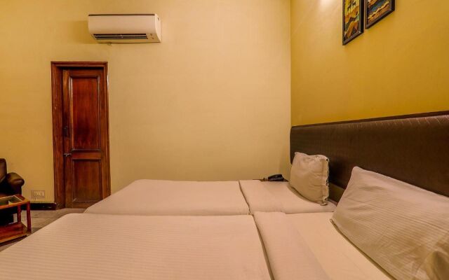 Fabhotel Executive Guest House