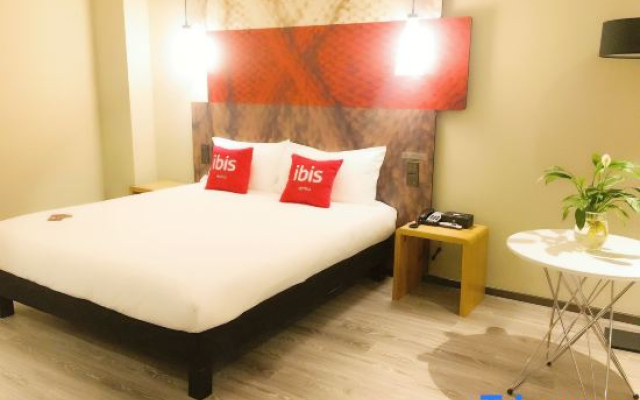 Ibis Hotel (Changji Jianshe Road Snack Street)
