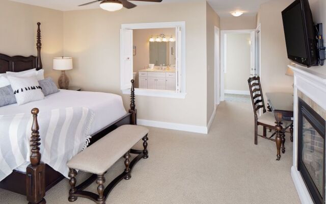 Inn at Harbor Hill Marina