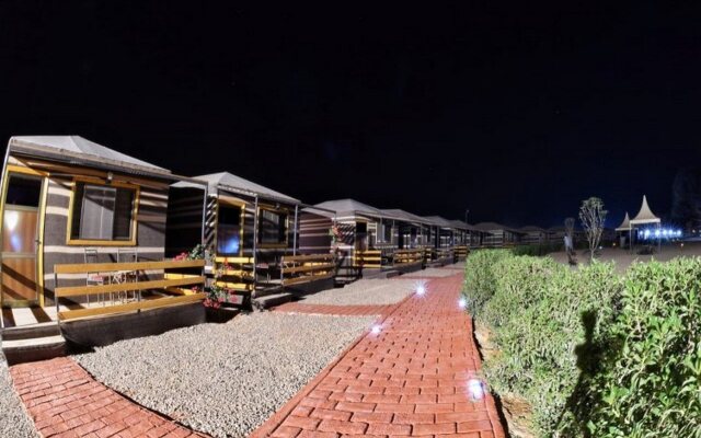 Rum Oasis Luxury Camp