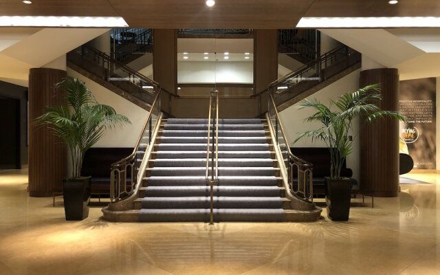 Fairmont Chicago at Millennium Park Gold Experience