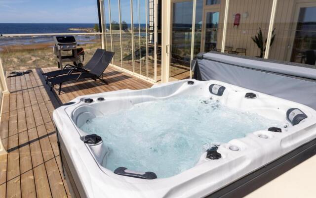 Marina Resort A7