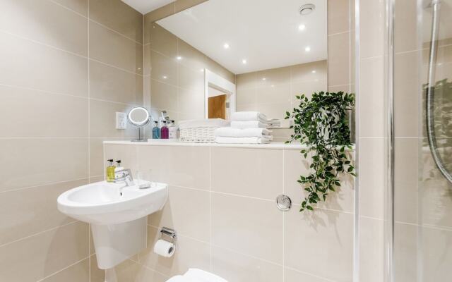 Superior Apartment Bracknell Centre