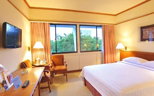 Elmi Hotel
