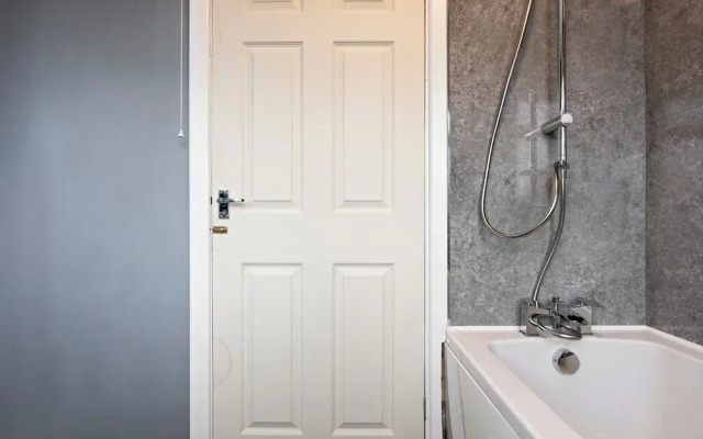 8guests-3br-parking-familyfriendly-nearairport