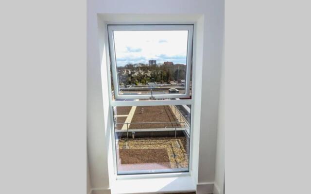 Exquisite One Bed Apartment