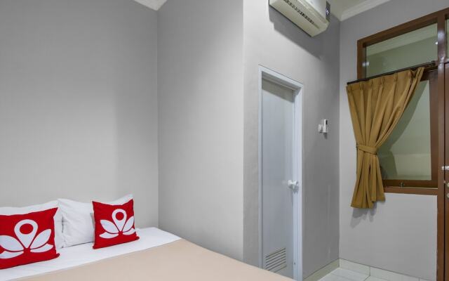 Zen Rooms Verde Residence