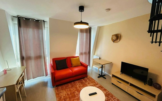 We Live In R - Duplex 501