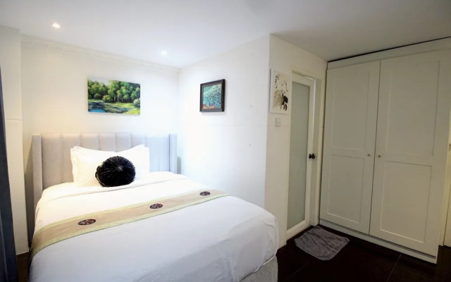 Sasha House-Hotel-Senanikom