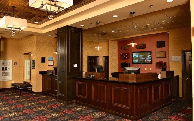 Shoreline Inn & Conference Center, Ascend Hotel Collection