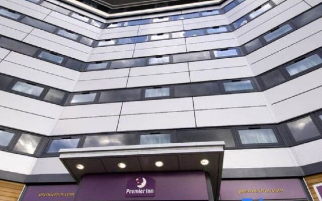 Premier Inn Manchester Airport Runger Lane South