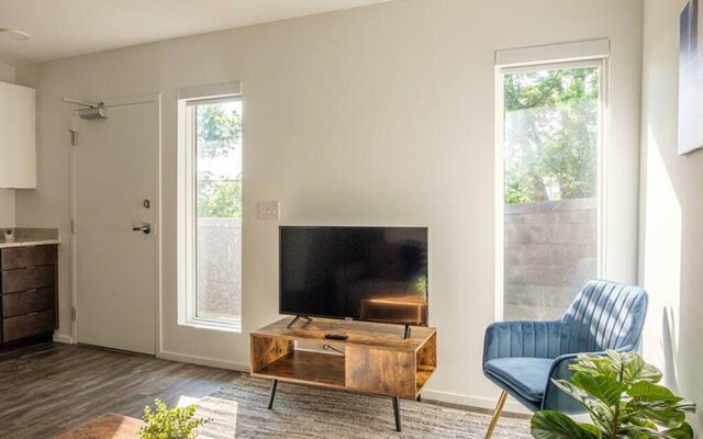 FRONTDESK Fairfax Flats West End Nashville