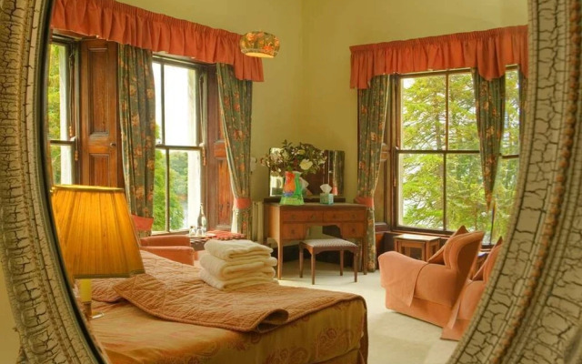 Currarevagh House