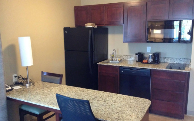 GrandStay Hotel & Suites