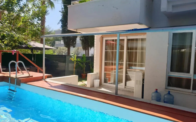#2 Green Villa in BELEK Golf area with PRIVATE POOL & GARDEN 10 BEDS FULL TRIPLEX VILLA WIFI NETFLIX Full Kitchen & Bed Equipments Air Conditions free parking