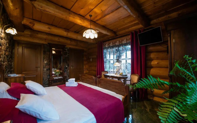 RetroHouse - Adults Only