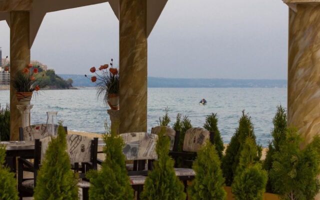 Hotel Noy