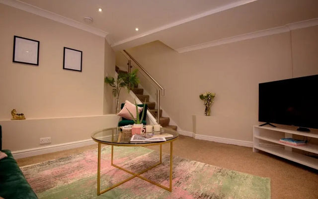 Karah Suites - Parliament Street