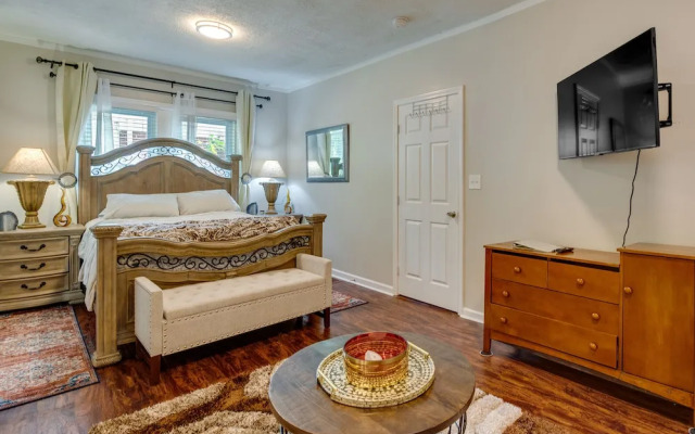 Atlanta Vacation Rental ~ 3 Mi to Downtown!