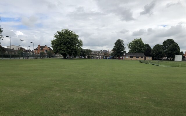 Superb Apartment With Sky Glass TV and Netflix