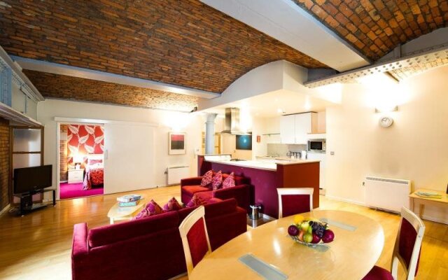 Native Manchester Hotel