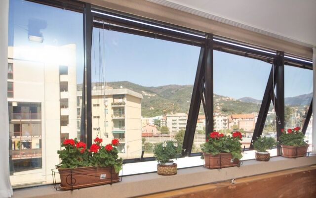 SESTRI MARE 5 AR122 (3 guests)
